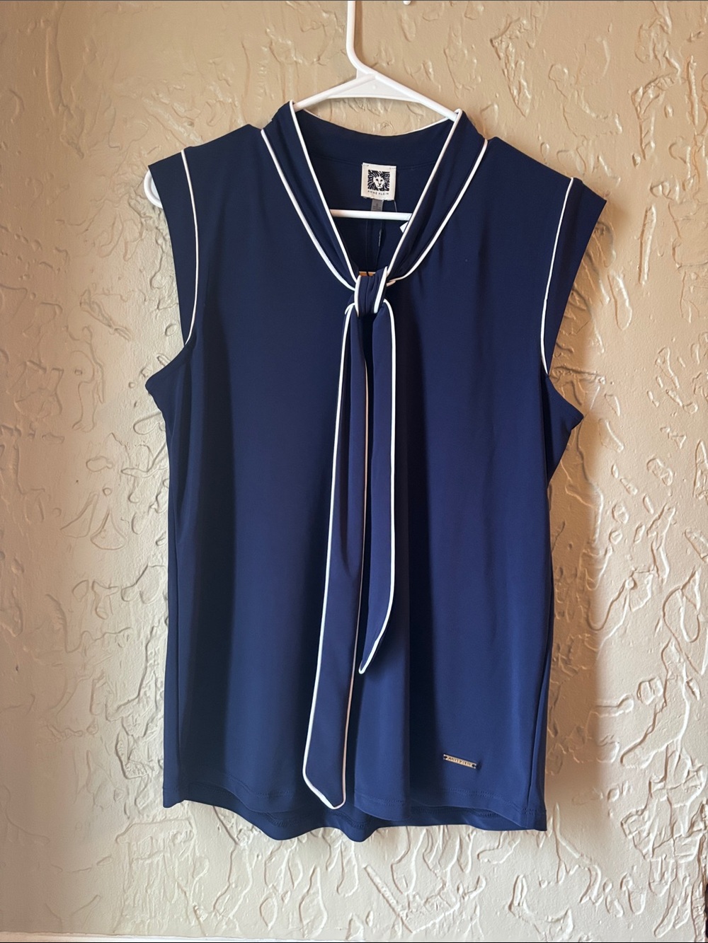 NWT Anne Klein Navy Sleeveless Tie-Neck Blouse with White Piping